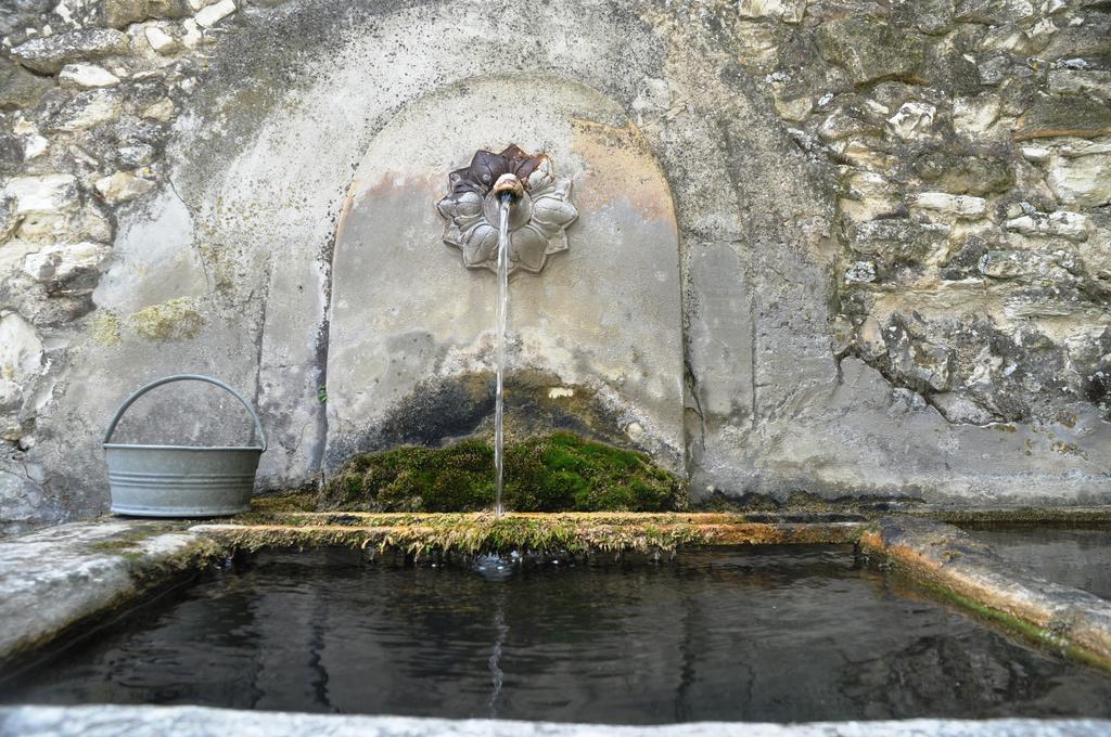 Le Mas De La Fontaine Le Pegue Exterior photo