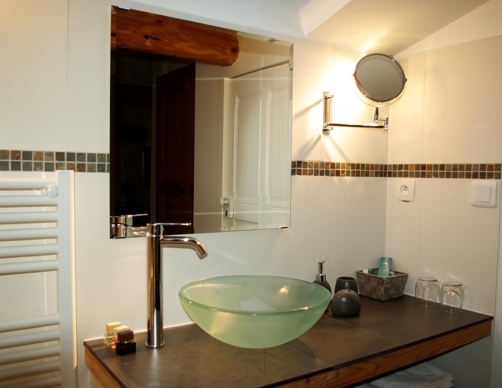 Le Mas De La Fontaine Le Pegue Room photo